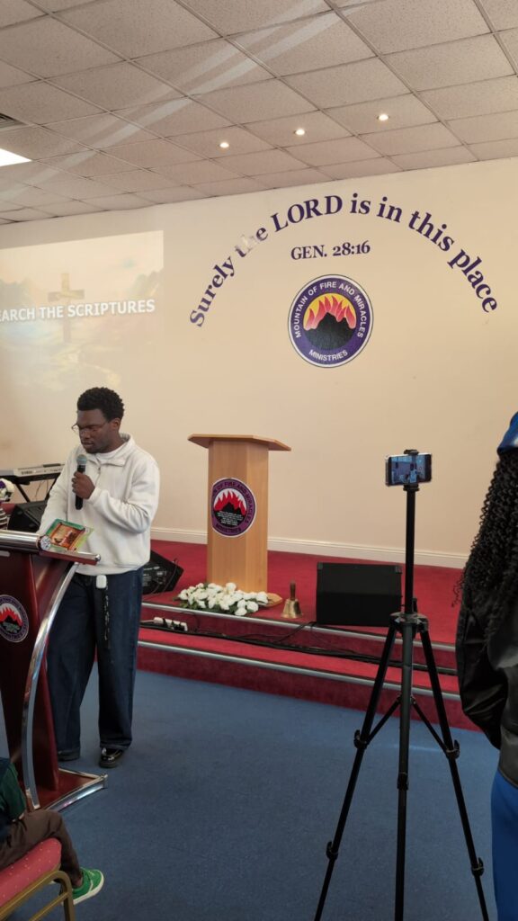 08b9f951-e9f7-41dd-b37c-95e9acb15441